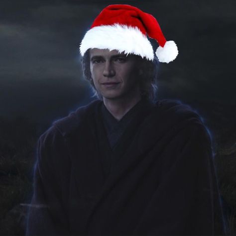 Anakin Skywalker Christmas, Star Wars Christmas Pfp, Anakin Burning, Merry Christmas Star Wars, Starwars Icons, Anakin Skywalker Pfp, Christmas Avatar, Ahsoka Anakin, Starwars Christmas