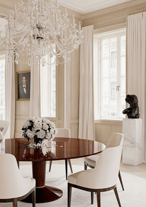 French Classic Interior, Modern Classic Dining Room, Cozy Baby Room, Parisian Interior, French Apartment, Condo Living Room, Classic Dining Room, Classic Interior Design, Residential Complex