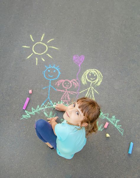 Play Photography, Chalk Pictures, Sustained Investigation, Calming Photos, Photo School, Action Verbs, Boy Drawing, Vanishing Point, Chalk Drawings