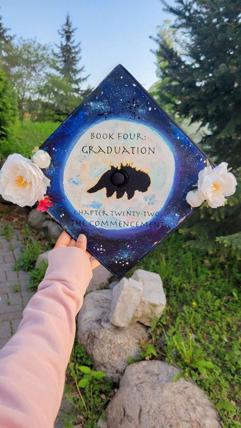 Graduation Cap Atla, Pjo Graduation Caps, Ponyo Graduation Cap, Brave Graduation Cap, Sailor Moon Grad Cap, Httyd Graduation Cap, Graduation Designs, Life Is Strange Graduation Cap, Loki Graduation Cap