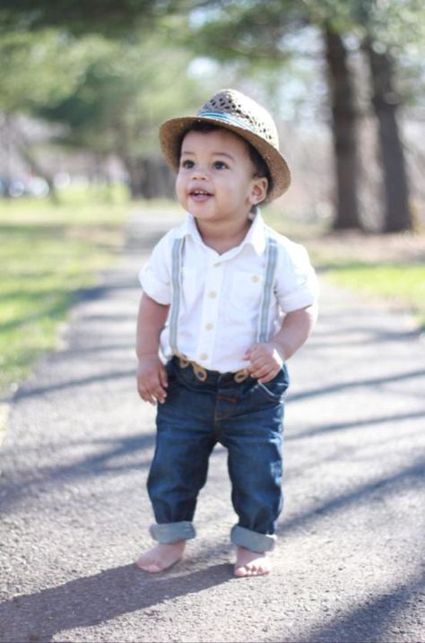 Inspiration for #Bubby's ONE YEAR photoshoot!! Toddler Boy Photoshoot, Boy Childhood, Photo Shoot Outfits, Boy Photoshoot, Baby Birthday Photoshoot, Outfits For Boys, Baby Photo Shoot, Boy Photo Shoot, Trendy Baby Boy Clothes