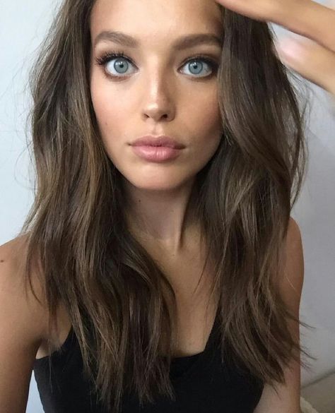 Hair Colors For Blue Eyes, Dark Hair Blue Eyes, Brunette Blue Eyes, Mesmerizing Eyes, Short Lace Front Wigs, Warm Brunette, Hair Colouring, Brown Hair Blue Eyes, Emily Didonato