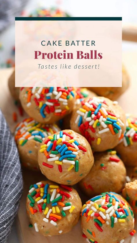 These super flavorful Cake Batter Protein Balls are energy packed from 6 simple ingredients. And no food processor required! Cake Batter Protein Balls, Cake Batter Protein, Cake Batter Recipes, Protein Balls Recipes, High Protein Desserts, Healthy Protein Snacks, Herbalife Recipes, Bake Cake, Protein Desserts