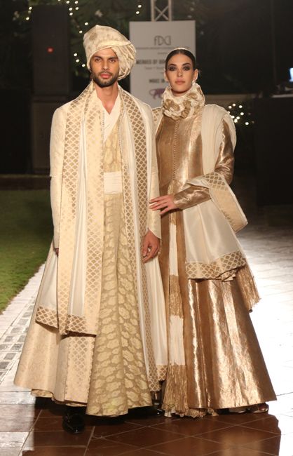 Expensive Fashion, Best Fashion Designers, Fashion Designers Famous, Rohit Bal, Indian Men Fashion, Salwar Kamiz, Vogue India, Latest Fashion Design, Top Design Fashion