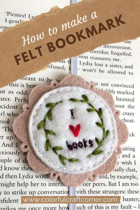 Easy DIY embroidered felt bookmark. It's an inexpensive felt craft that you can finnish in an afternoon. It's is also a perfect gift idea for friends and family, for Mother's day, as a Teacher appreciation gift and more. Embroidered Felt Bookmark, Embroidered Corner Bookmark, Felt Purses, Cat Felt, Bookmark Crochet, Felt Shapes, Handmade Bookmarks Diy, Diy Bookmark, Felt Bookmark