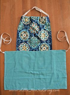 Two-tea-towel apron: absorbent, inexpensive, quick, easy, and infinitely customizable. Towel Aprons, Dish Towel Apron, Dish Towel Crafts, Free Printable Sewing Patterns, Apron Tutorial, Diy Apron, Tea Towel Apron, Towel Apron, Apron Sewing Pattern