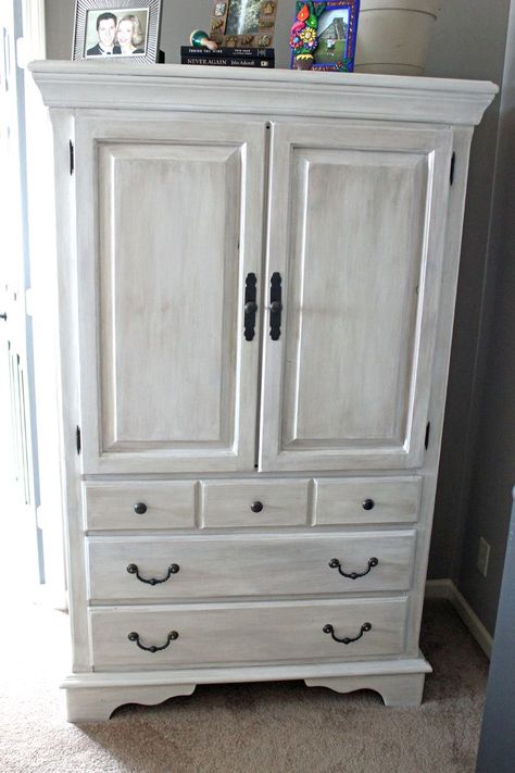 Armoire makeover, before and after furniture, painting bedroom furniture with chalk paint, French Linen #BeforeandAfter Chalk Painted Bedroom Furniture, Painting Bedroom Furniture, Chalk Paint Bedroom Furniture, Bedroom Makeover Before And After, Painted Furniture Ideas, Painted Bedroom, Armoire Makeover, Armoire Dresser, Bedroom Furniture Makeover