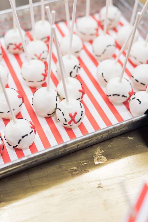 Pirate Themed Cake Pops, Pirate Mickey Birthday Party, Mickey Birthday Party Ideas, Mickey Pirate Party, Pirate Cake Pops, Pirate Party Ideas, Kids Birthday Party Activities, Pirate Birthday Cake, Kids Birthday Party Food