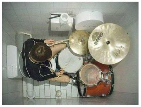 The acoustics are amazing Cool Toilets, American Funny Videos, Awkward Texts, Gretsch Drums, Indian Funny, Baby Images, Music Humor, Funny Dog Videos, Funny Cat Pictures