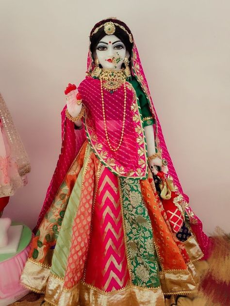 Deity Clothes, Rajasthani Dress, Casual Cotton Top, Laddu Gopal Dresses, Circle Mehndi Designs, Indian Dresses Traditional, Goddess Dress, Radha Rani, Radha Krishna Photo