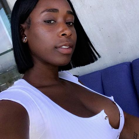 Bria Myles (@realbriamyles) • Instagram photos and videos Bria Myles, Bare Face, Brown Girl, Doja Cat, Light Skin, Woman Crush, New New, Black Is Beautiful, Beauty Skin