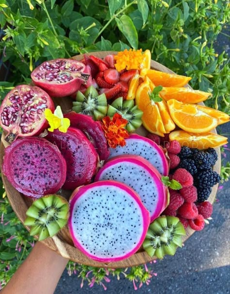 Salad Recipes Fruit, Fruit Recipe, Tropical Food, Healthy Food Dishes, Healthy Food Motivation, Fruit Platter, Summer Photos, Fruit And Veg, Food Inspo