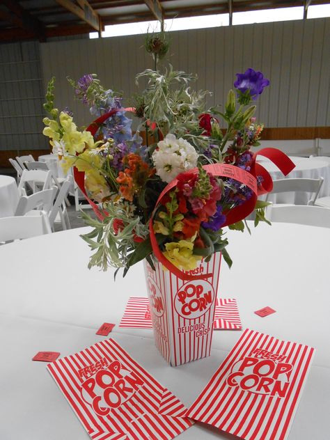 Flowers in popcorn boxes Popcorn Bouquet, Popcorn Containers, Popcorn Boxes, Flower Pot Design, Popcorn Bucket, Popcorn Box, Pot Designs, Teacher Appreciation, Popcorn