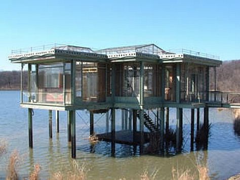 Glass lake house  by architect Nathan Crowley - from the movie "The Lake House" House Movie, House Star, The Lake House, Modernist House, Famous Houses, Movie Locations, Farmhouse Design, Beach Cottages, Glass House