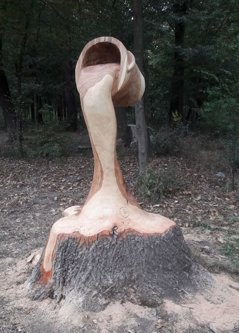 Romanian Artist Uses A Chainsaw To Turn Trees Into Sculptures, And The Result Is Impressive Art Sculpture En Bois, Tanah Liat, Tree Carving, Chainsaw Carving, Tree Sculpture, Wood Carving Art, Woodworking Jigs, Tree Stump, Wood Working For Beginners