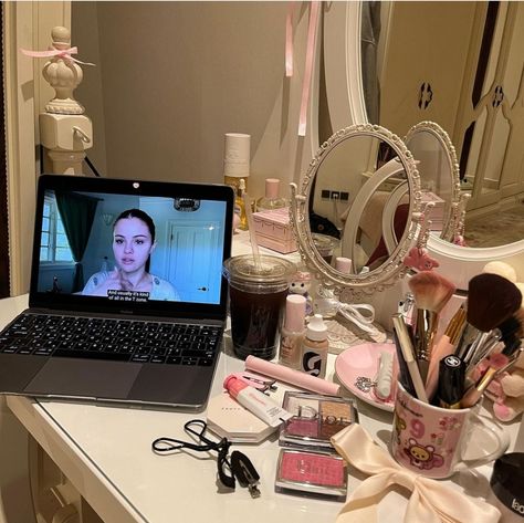 Pink Vanity, Latina Makeup, Coquette Room, Pink Desk, Glossier You, Makeup Desk, Shower Skin Care, Mac Book, Vogue Beauty