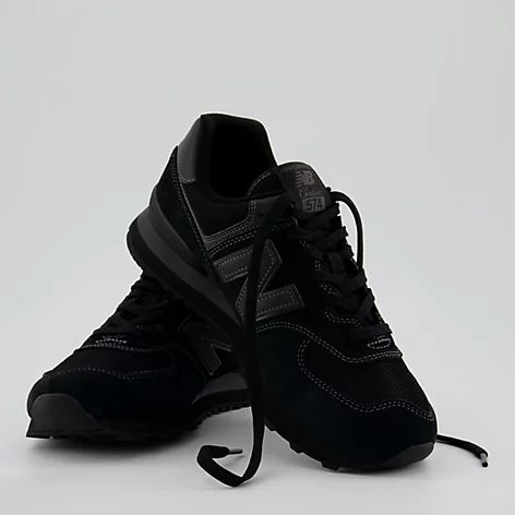 574, ML574ETE New Balance 574 Black, Sneaker Heads, All Black Shoes, Black Shoes Men, Lifestyle Shoes, New Balance 574, Mens Fashion Casual Outfits, Mens Lifestyle, Fashion Casual Outfits