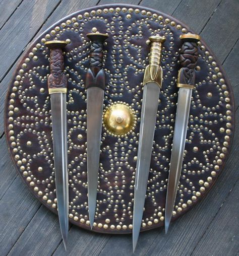 Gorgeous dirks and targe Scottish Targe, Scottish Dirk, Sgian Dubh, Scottish Warrior, Scotland History, Celtic Warriors, Arm Armor, Medieval Fantasy, Knife Making