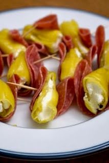 Salami Pepperoncini Cream Cheese, Recipe With Salami, Peppers And Cream Cheese, Appetizers Pinwheels, Bbq Platters, Charcuterie Skewers, Salami Appetizer, Keto Finger Foods, Salami Chips