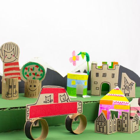 How to Host an Epic Cardboard City Building Event:  A fun Recycled Playdate idea! Recycle City, Stripey Socks, Cardboard City, Kids Notes, Group Crafts, Easy Crafts For Kids, Cardboard Crafts, Recycled Crafts, Gotham City