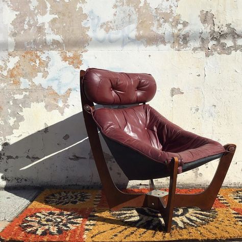 RUDI ROCKET on Instagram: “Sexy seventies high-back ‘Luna’ chair designed by Odd Knutsen for Hjellegjerde mobelfabrik, Norway 1970. #lunachair #norwegiandesign…” Luna Chair, Bigger House, Norwegian Design, Big Houses, Recliner Chair, Chair Design, Room Inspo, Recliner, Rocket