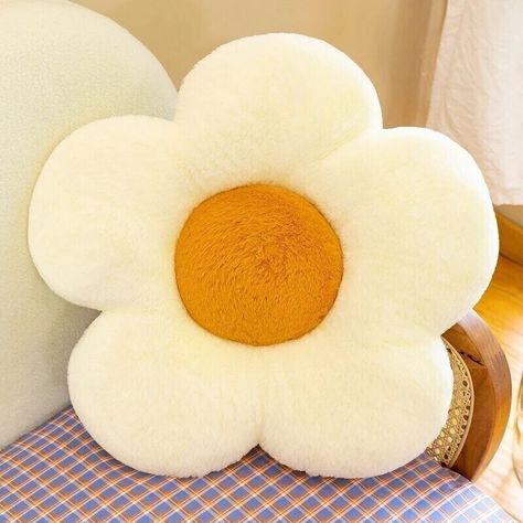 Daisy Pillows, Sunflower Pillow, Throw Pillows Bedroom, Office Chair Cushion, Bedroom Seating, Office Room Decor, Flower Throw Pillows, Flower Pillow, Bedroom Flooring