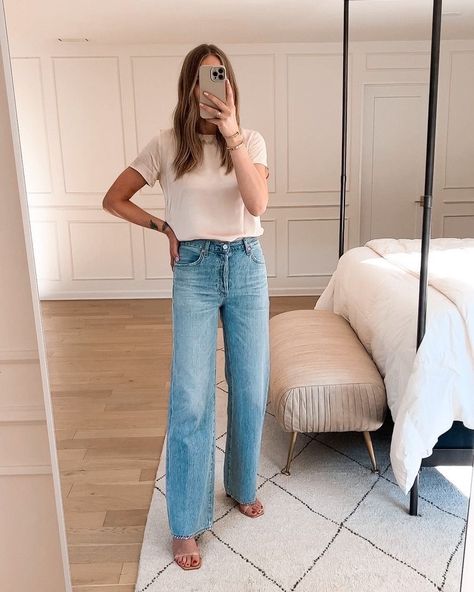 Wide Leg Jeans Outfit Fall, Jackson Instagram, Business Casual Jeans, Wide Leg Jeans Outfit, Jeans Outfit Fall, Fits Aesthetic, Fashion Jackson, Fall Jeans, Fall Denim