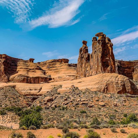 Some great picks of the formations from Arches National Park in Moab UT. One of the Mighty Five, Arches is known for its stone arches but also has plenty of other formations to catch your attention. I even found a spot where the texture of the stone was reminiscent of "The Wave." It was so beautiful, desolate and even hotter than you can imagine. . . . . . . . #arches #archesnationalpark #archesnps #archesnp #moab #moabutah #moabut #utah #utahlifeelevated #utahphotography #nationalpark #nati... The Arches Utah, Brice National Park Utah, Wasatch Mountains Utah, Moab Arches, Utah Arches, Moab Utah, Stone Arch, Utah Photography, Arches National Park