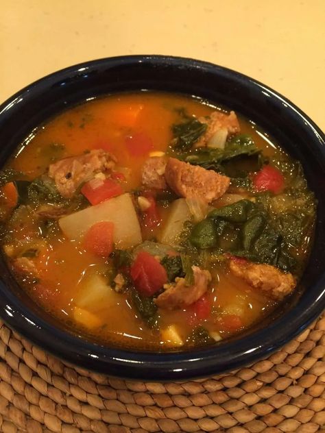 Portuguese Kale Soup - Nutrition Care For Children Portuguese Kale Soup Linguica, Portuguese Kale Soup Recipes, Portuguese Soup Recipes, Portugese Kale Soup, Beef Stew Soup, Portuguese Kale Soup, Portuguese Soup, Portuguese Sausage, Kale Soup Recipes