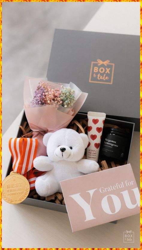 [CommissionsEarned] 25 Hot Chocolate Gifts Basket Tips and Tricks You Will Love #chocolategiftsbasket Gift Set For Best Friend, Teddy Bear Gift Box Ideas, Gift Hamper Aesthetic, Miss You Gifts For Friends, Candle Hamper Gift Ideas, Sweet Hamper Ideas Gift, Birthday Gift Hamper Ideas, Gift Hamper Ideas For Her, Hampers Valentine