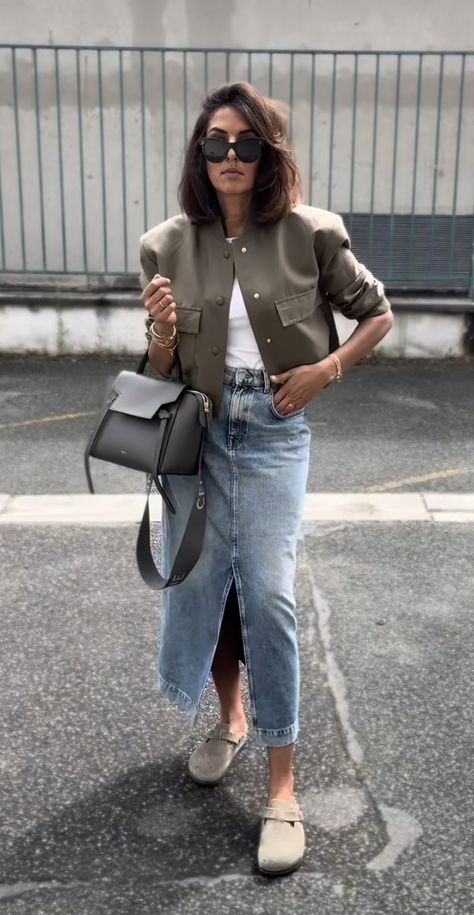 Street Style Work Outfit, Sunday Outfit Casual Spring, Outfits For 40 Year Old Women, Denim Skirt Outfit Black Women, Long Denim Skirt Outfits, Style Denim Skirt, Birkenstock Outfit, Denim Skirt Outfits, Winter Fashion Outfits Casual