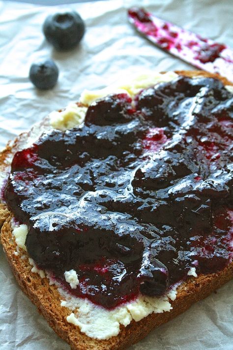 Blueberry Danish, Blueberry Jam Recipe, Vanilla Muffins, Best Blueberry Muffins, Berry Jam, Photography Light, Frozen Puff Pastry, Blueberry Jam, Jam And Jelly