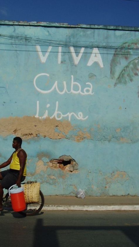 Cuba Havana Aesthetic, Vintage Cuba Aesthetic, Havana Cuba Aesthetic, Hair Goals Curly, Cuba Aesthetic, Curly Hair Vacation, Hair Ideas Curly, Curly Hair Goals, Hair Vacation