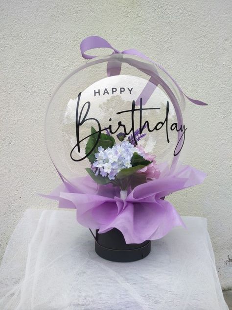 Balloon Boxes Clear Birthday, Bubble Bouquet Balloon, Clear Balloon Gift Ideas, Mini Birthday Balloon Bouquet, Birthday Clear Balloon Ideas, Bobo Balloons Centerpiece, Bobo Balloon Flower, Clear Balloon Bouquet, Balloon Bouquet With Flowers