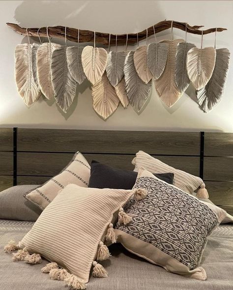 Aesthetics Bedroom, Renovation Bedroom, Shelves Bedroom, Bedroom Decorate, Bedroom Shelves, Bohemian Bedroom Design, Decorate Bedroom, Bedroom Aesthetics, Boho Crafts Diy