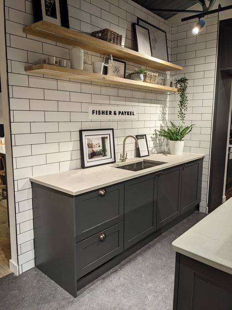 Black Grout White Tile Kitchen, White Subway Tiles With Black Grout, White Subway Tile Charcoal Grout, White Tile Black Grout Backsplash, White Subway Tiles Black Grout, Black Grout Backsplash, White Tiles Black Grout Kitchen, Black Grout Subway Tile, White Subway Tile Black Grout Kitchen