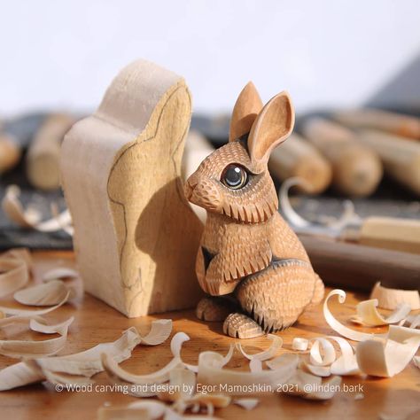 Rabbit Wood Carving, Wood Figurine, Wooden Figurine, Wood Carving For Beginners, Wooden Rabbit, Creation Art, Rabbit Figurine, Wood Animal, Wooden Figurines