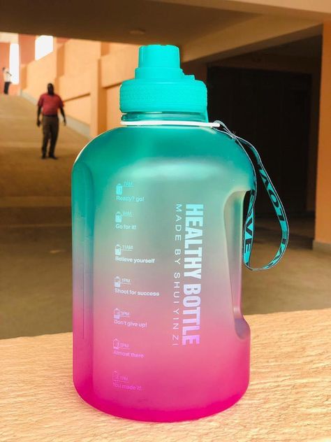 Motivational Bottle, Half Gallon Water Bottle, Cute Lunch Boxes, Stylish Water Bottles, Gallon Water Bottle, Lip Care Routine, Motivational Water Bottle, Portable Water Bottle, Cute School Supplies