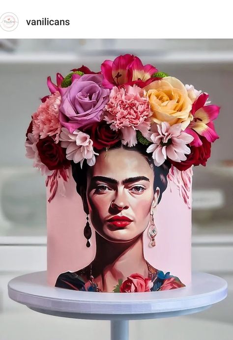 #fridakahlo#fridakahlocake#cake#cakes#cakedecorating# Frida Kahlo Cake, Frida Party, Mexican Birthday Parties, Mexican Birthday, Looks Yummy, Cake Decoration, Birthday Cakes, Cake Desserts, Delicious Desserts