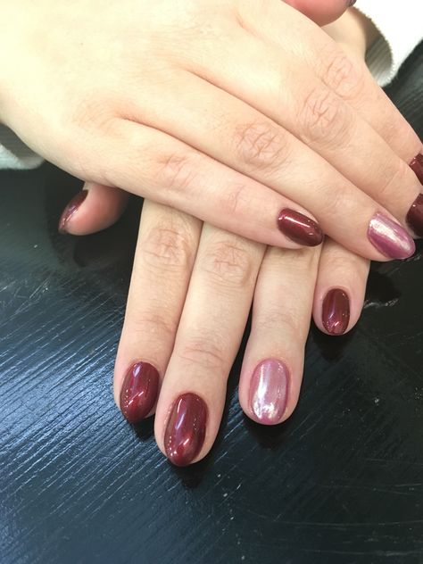 Pearly Red Nails, Maroon Chrome Nails, Burgundy Chrome Nails, Maroon Saree, Rose Gold Chrome, Pearl Nails, Gradient Nails, Original Characters, Gold Chrome