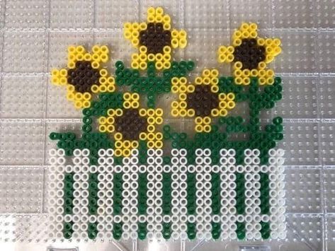 Flower Perler Bead Patterns, Hama Bead Ideas, Melt Beads, Christmas Perler Beads, Easy Perler Beads, Hamma Beads Ideas, Pearl Beads Pattern, Easy Perler Beads Ideas, 3d Perler Bead