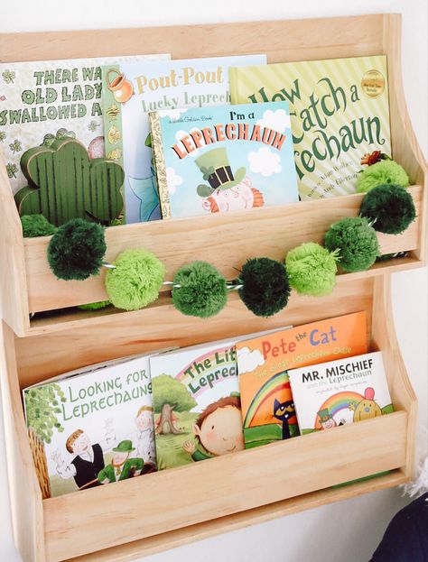 Easter Bookshelf, Holiday Themed Book Shelf, March Book Displays, St Patrick Day Books For Preschool, Kids Book Display, Spring Bookshelf Kids, Spring Books For Kids, Themed Bookshelf, Holiday Bookshelves