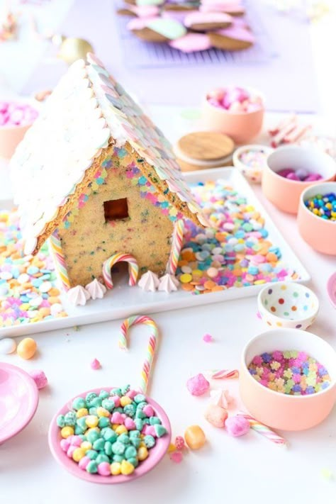 Sugar Cookie House, Vanilla Sugar Cookie Recipe, Gingerbread House Candy, Kawaii Foods, Amazing Drinks, Holiday Sugar Cookies, Kawaii Bento, Pastel Cupcakes, Yummy Sugar Cookies