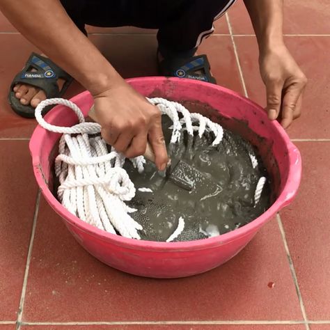 Diy Garden Decoration, Concrete Diy Garden, Cement Pots Diy, Cement Statues, Most Beautiful Flower, Chennai Express, 2x4 Projects, Cement Flower Pots, Diy Concrete Planters