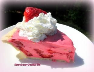 View photo Easy Summer Dessert Recipes, Strawberry Stuff, Strawberry Parfait, Cookie Cake Pie, Jello Desserts, Strawberry Cake Recipes, Blueberry Desserts, Strawberry Jello, Just A Pinch Recipes