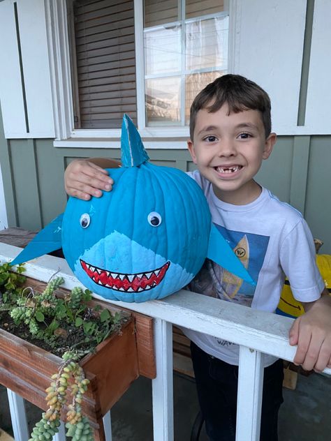 Pumpkin painted as a shark Pumpkin Shark Painted, Shark Pumpkin Decorating, Shark Pumpkin Painted, Shark Pumpkin, Fish Pumpkin, Book Character Pumpkins, Pumpkin Character, Shark Halloween, Creative Pumpkin Decorating