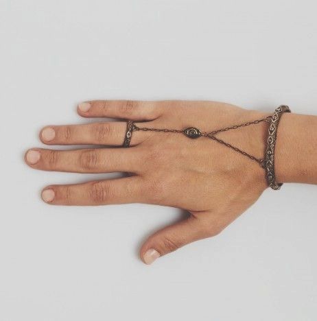 Apocalypse Jewelry, Apocalypse Fashion, Hand Jewellery, Ring Bracelet Chain, Pamela Love, Post Apocalypse, Hand Bracelet, Dream Style, Yoga Jewelry