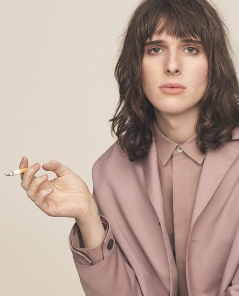 Hari Nef Hari Nef, Img Models, Paris London, Androgynous Fashion, Fashion Model, Types Of Fashion Styles, Body Positivity, Brown Hair, Pretty People