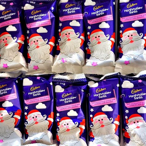 🧑‍🎄🍫 Cadbury Marshmallow Santa 🧑‍🎄🍫 Just the right size! These chocolate coated Marshmallow Santas by Cadbury make ideal Xmas gifts or stocking stuffers. Marshmallow Santa, Period Cravings, Cadbury Milk Chocolate, Chocolate Santa, Chocolate Marshmallows, Chocolate Coating, Xmas Gifts, Christmas Presents, Christmas List