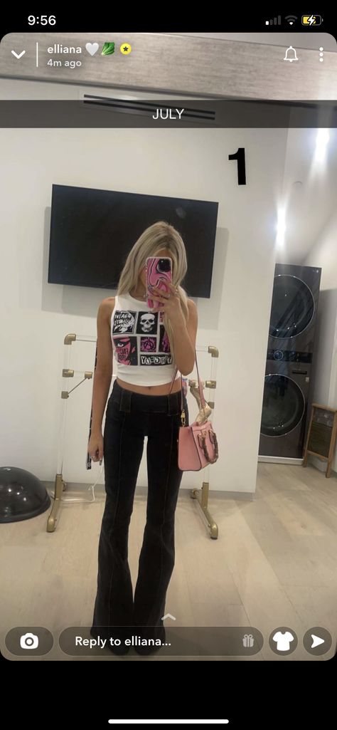 Elliana Walmsley Outfits, Elliana Walmsley, Out Of Style, Fashion Inspo Outfits, Going Out, Fashion Inspo, Ootd, Pants, Trousers